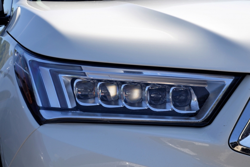 moto-ANTIBES-min_acura-headlamp-2834131